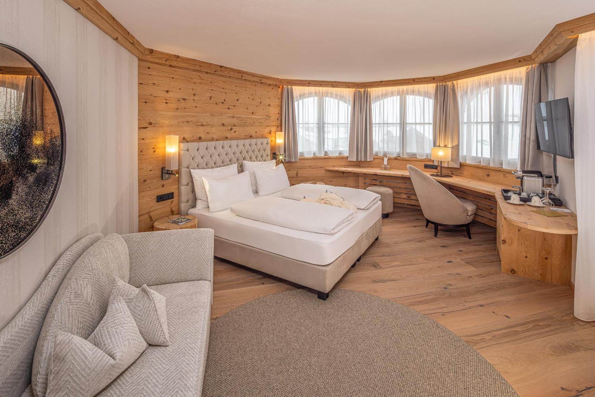 Savoy Dolomites Luxury & Spa Hotel Selva di Val Gardena Luaran gambar