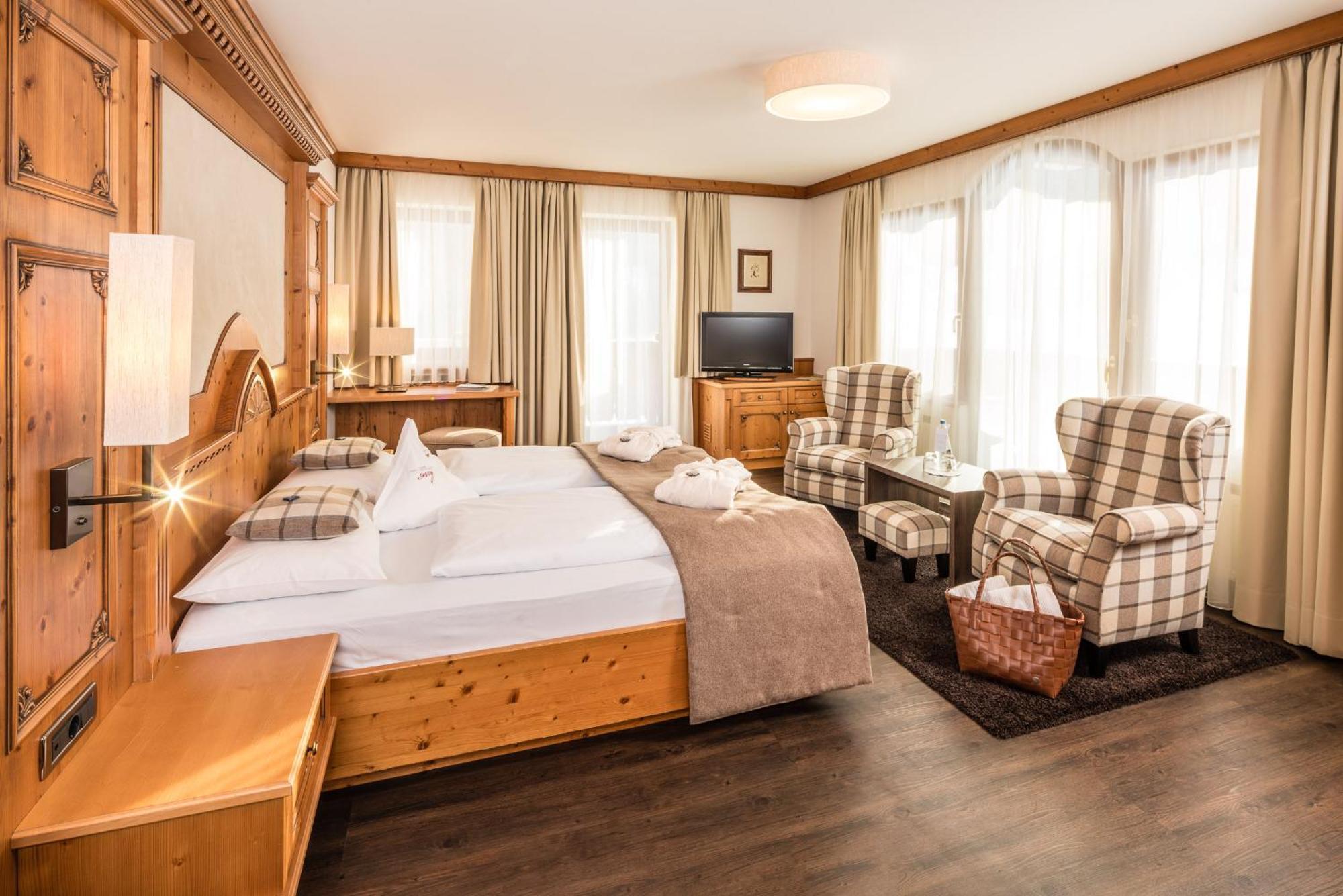 Savoy Dolomites Luxury & Spa Hotel Selva di Val Gardena Luaran gambar