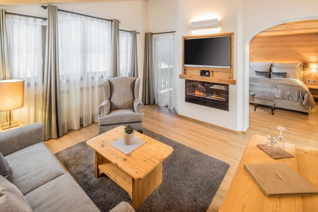 Savoy Dolomites Luxury & Spa Hotel Selva di Val Gardena Luaran gambar